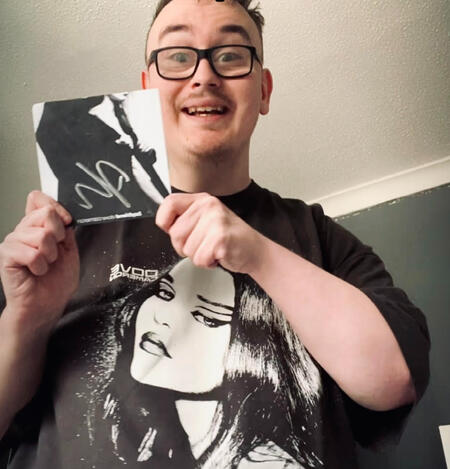 DovelyTom, also known as Tom Davies, is a UK-based digital creator known for his long-standing presence within the Dove Cameron online community. Active online since 2013, he creates short-form video content, commentary, and community-focused posts across